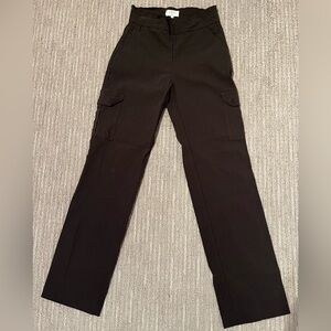 Brown cargo pants in perfect condition, with pockets on the side.
